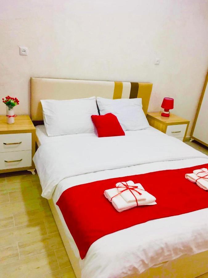 Nikas Guest House Batumi Bagian luar foto