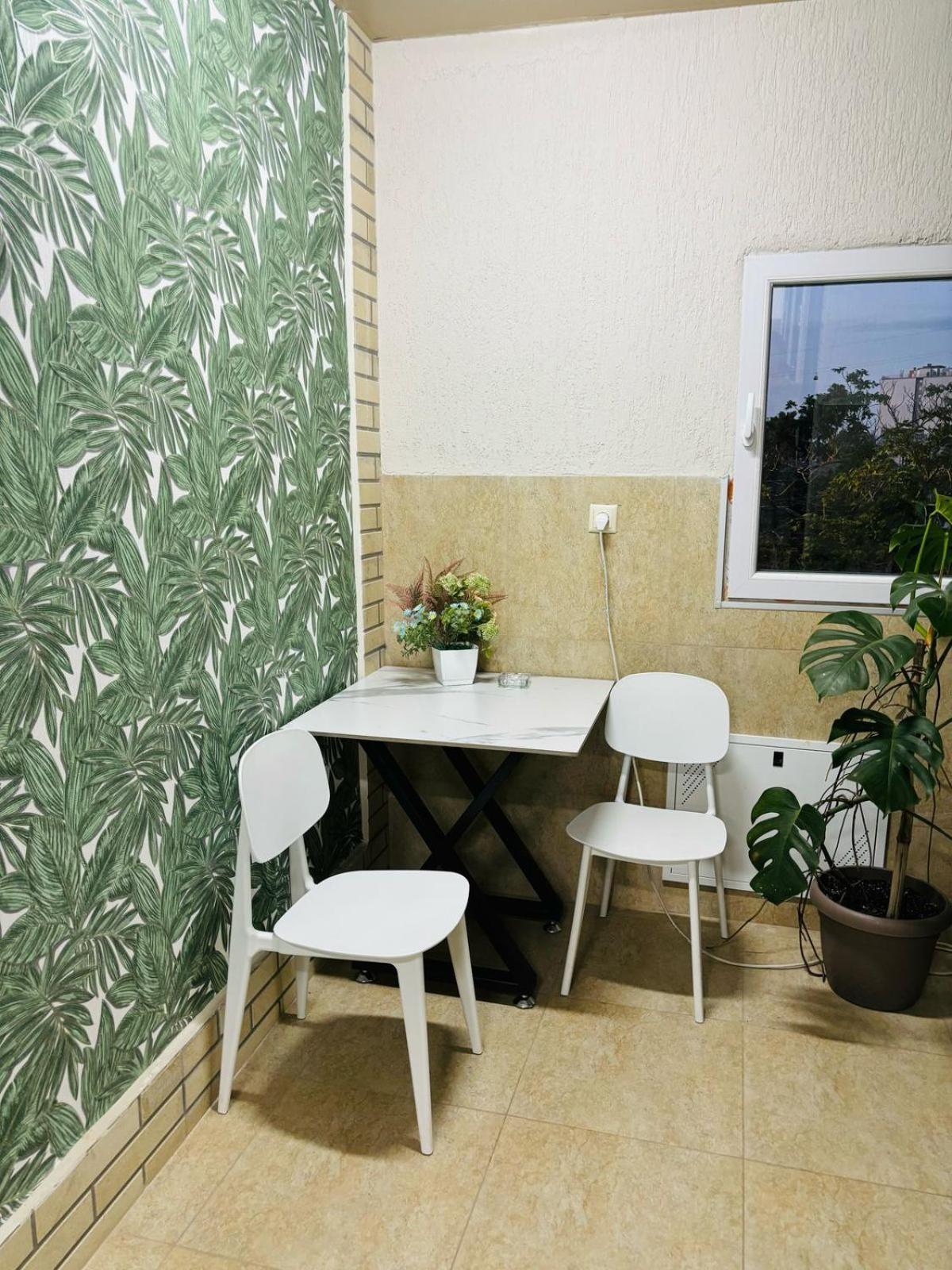 Nikas Guest House Batumi Bagian luar foto
