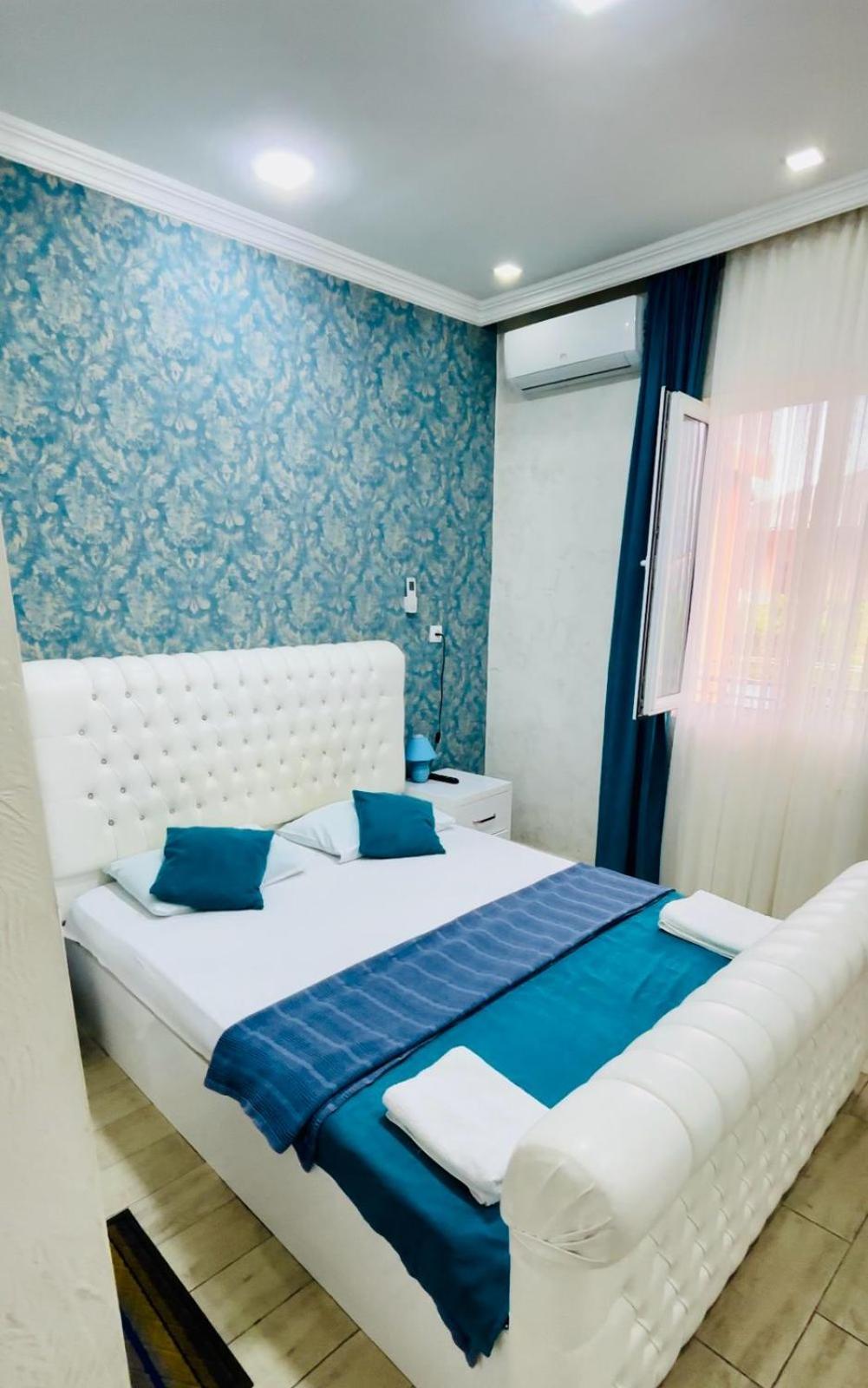 Nikas Guest House Batumi Bagian luar foto