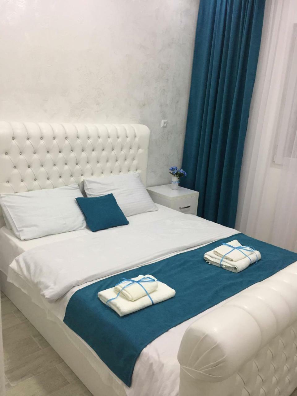 Nikas Guest House Batumi Bagian luar foto