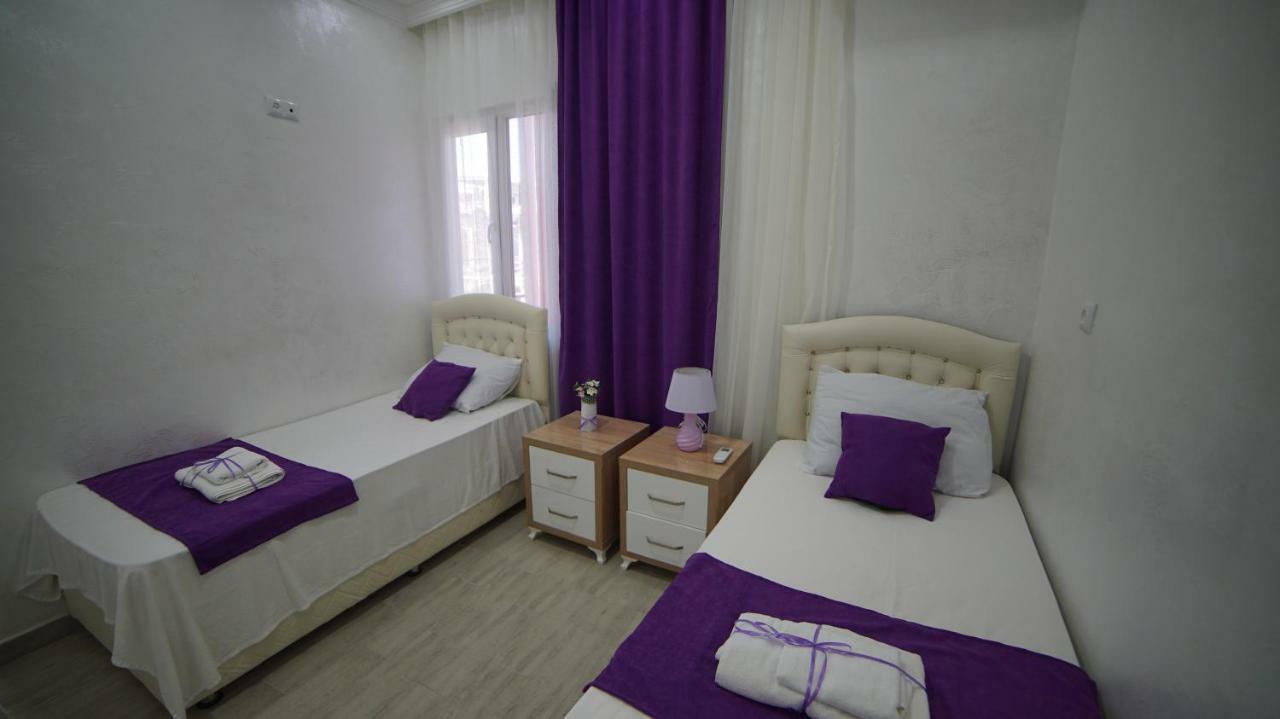 Nikas Guest House Batumi Bagian luar foto